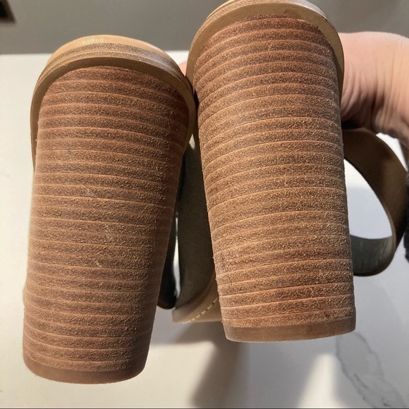 MARC FISHER Sz 10  Vashi Peep Toe Suede Stacked 4.5” Heel Booties - Picture 7 of 11